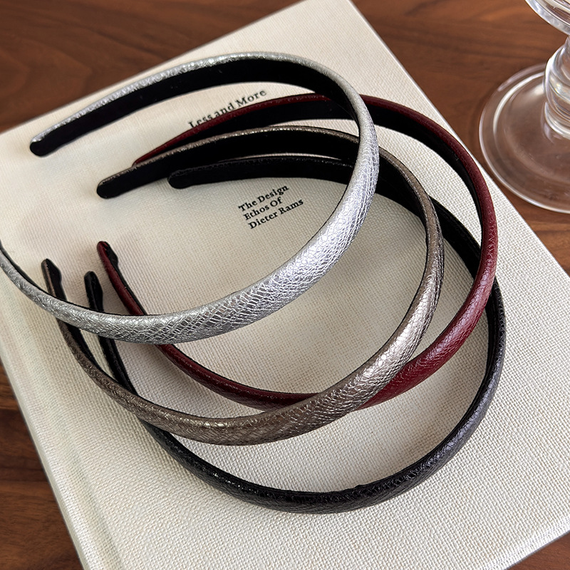 Vintage Red Leather Thin Headb - đánh giá và giá Leatherwork Pony